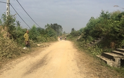 Dân muốn làm đường thẳng, xã “bắt” mở đường vòng